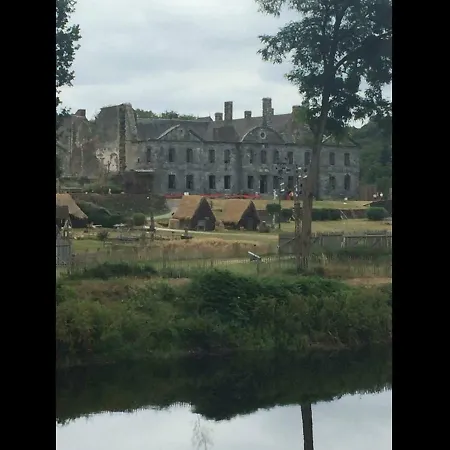 Gouarec Bed & Breakfast *